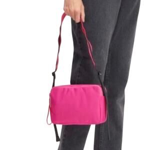 Everlane The Recycled Nylon Camera Bag - Crossbody/Shoulder Bag - Hot Pink